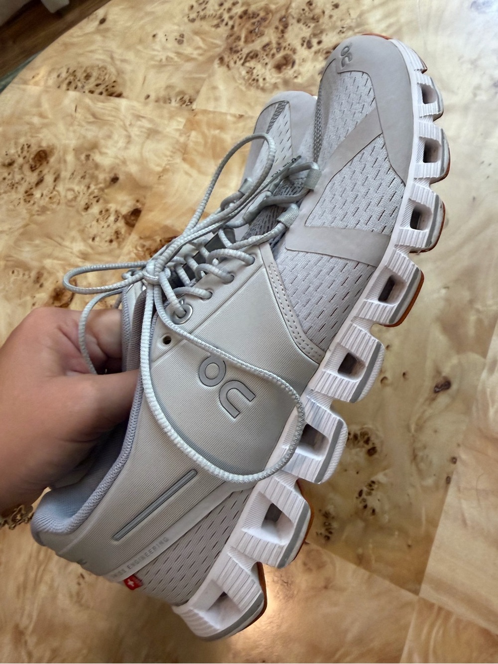 On Cloud Women’s Grey Sneakers